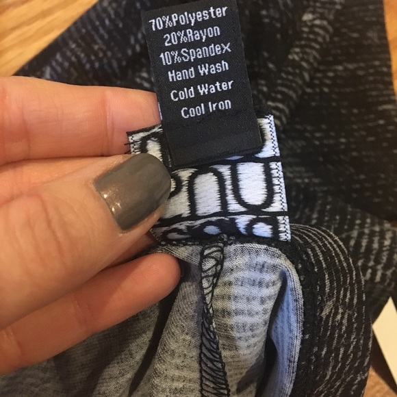 NWT texture print leggings - Picture 5 of 8